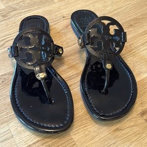 Tori Burch black patent sandals! Good condition tiny scuff of left sandal